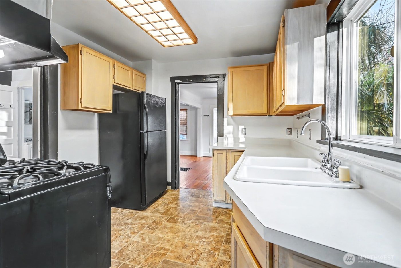 8535 18th Avenue NW, Seattle, WA 98117