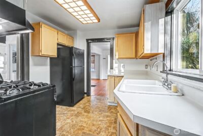 8535 18th Avenue NW, Seattle, WA 98117 - Photo 19