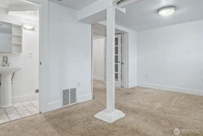 8535 18th Avenue NW, Seattle, WA 98117 - Photo 31