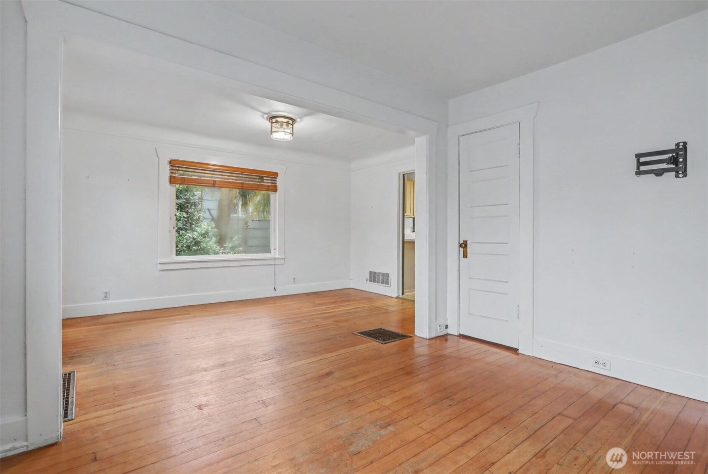 8535 18th Avenue NW, Seattle, WA 98117