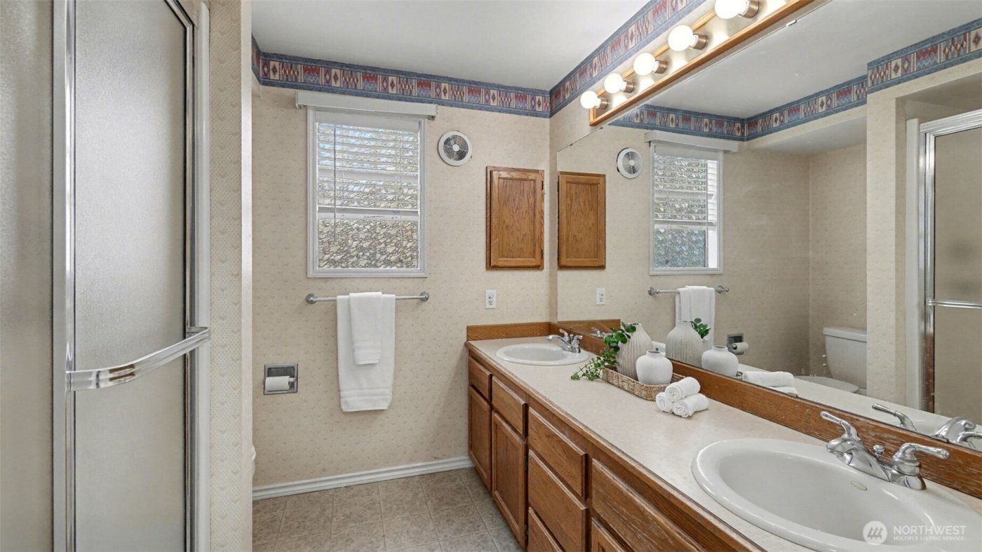 15016 SE 184th St , Renton, WA 98058