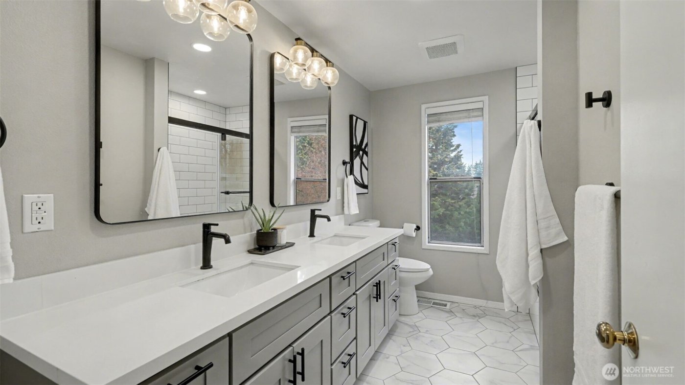 15016 SE 184th St , Renton, WA 98058