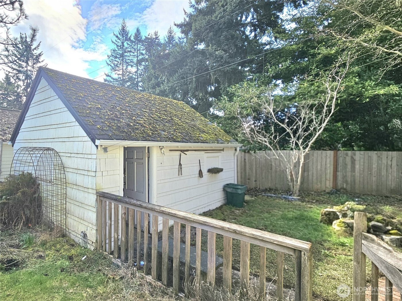 10741 Palatine Avenue N, Seattle, WA 98133