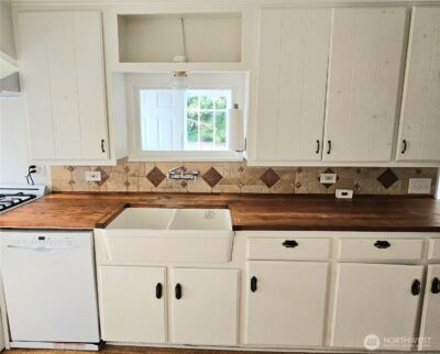 10741 Palatine Avenue N, Seattle, WA 98133 - Photo 5