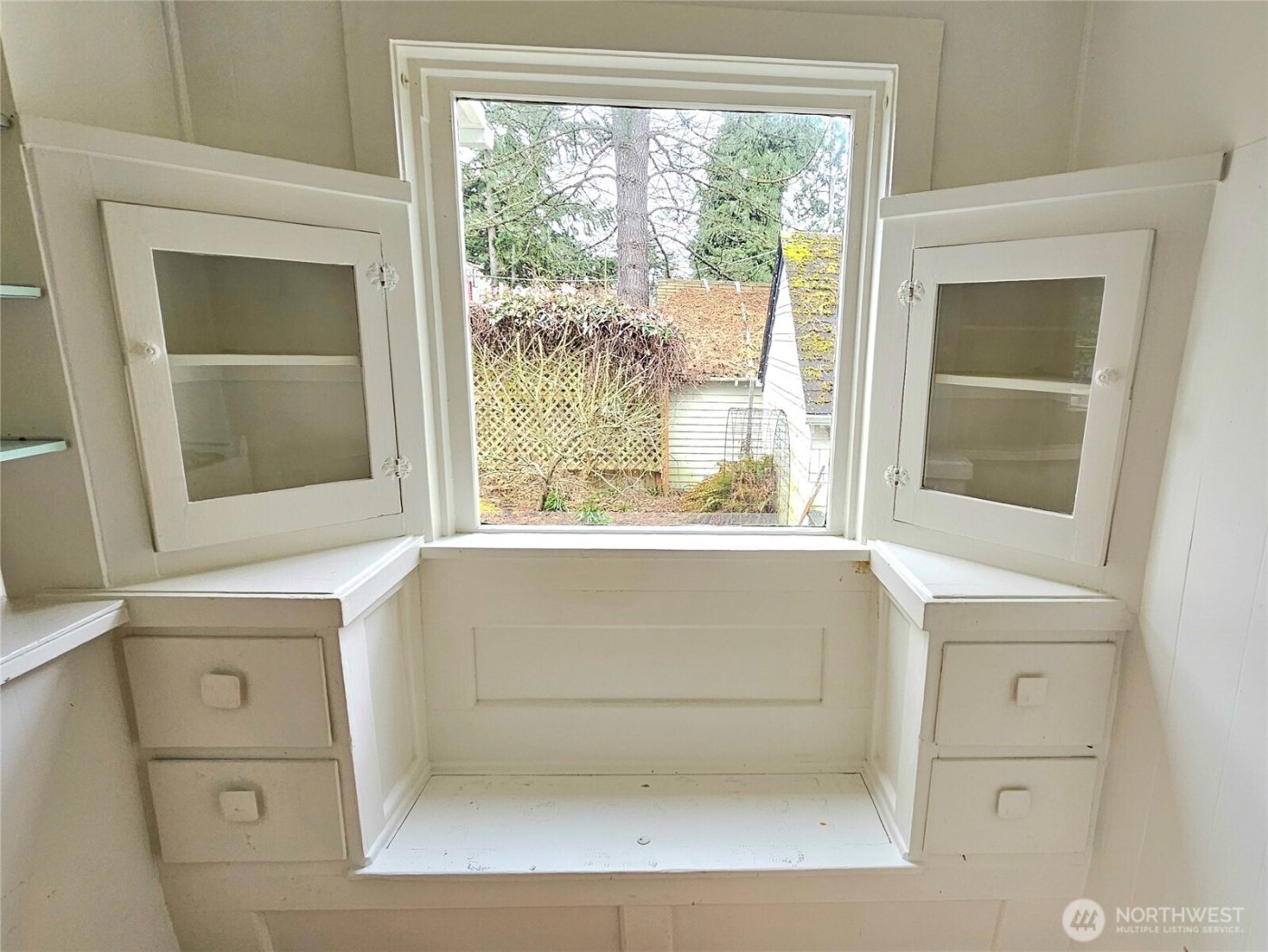 10741 Palatine Avenue N, Seattle, WA 98133