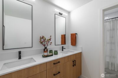 1142 129th Court NE #302, Bellevue, WA 98005 - Photo 9