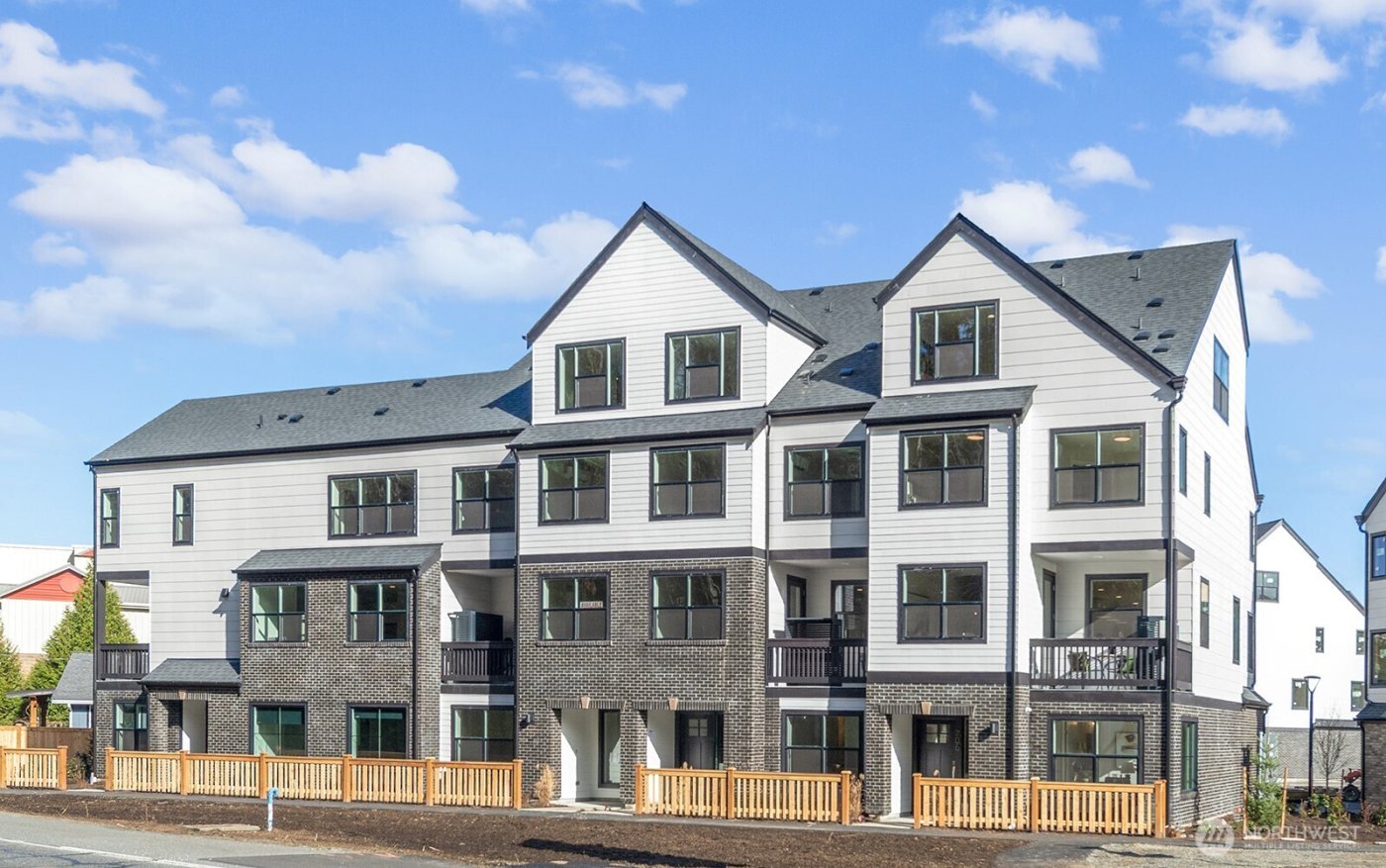 706 Newport Way NW, Issaquah, WA 98027