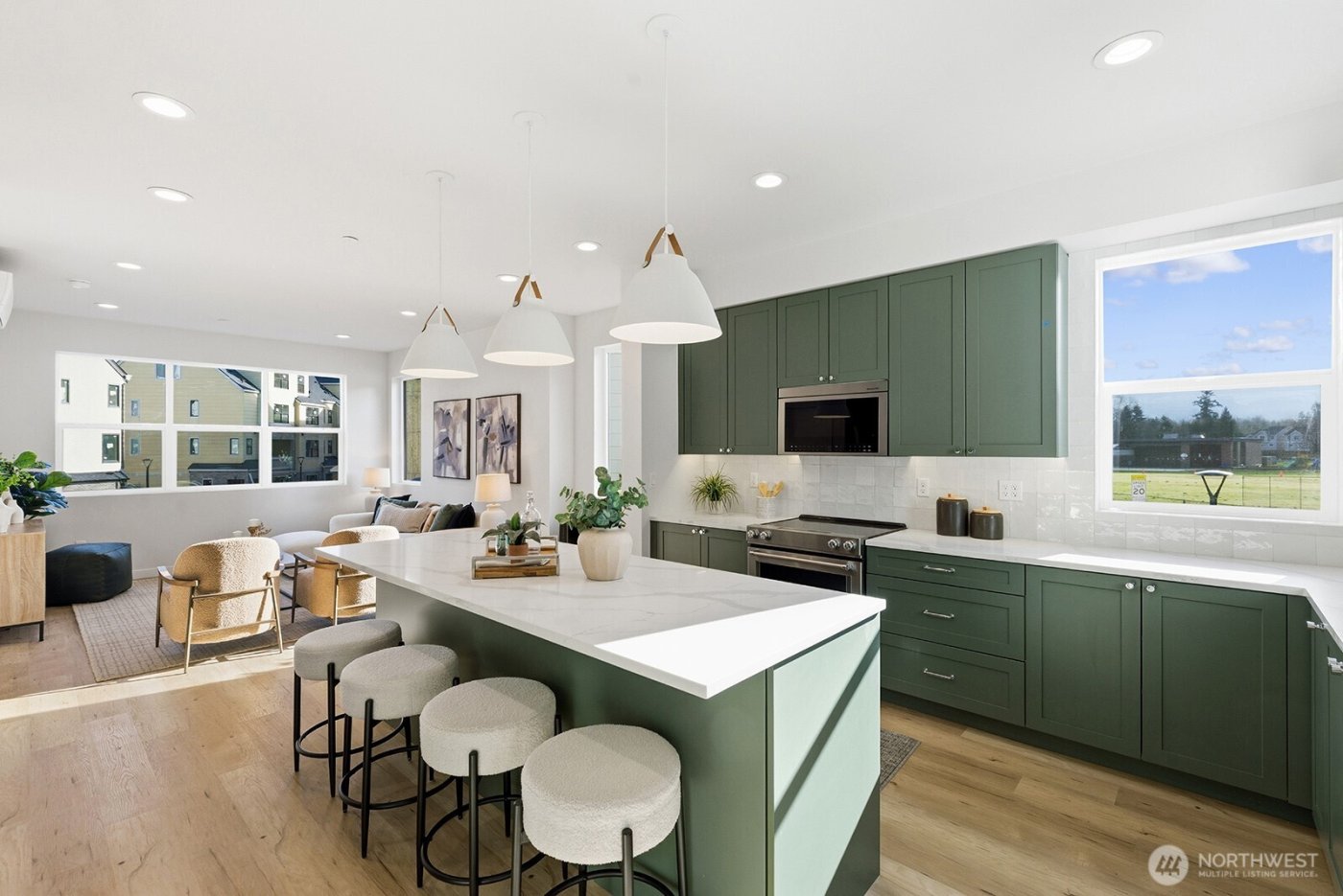 706 Newport Way NW, Issaquah, WA 98027