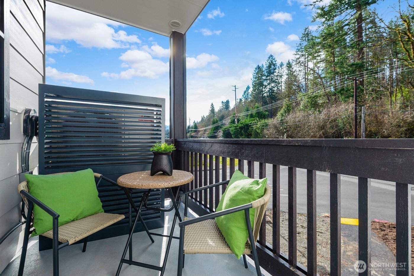 706 Newport Way NW, Issaquah, WA 98027