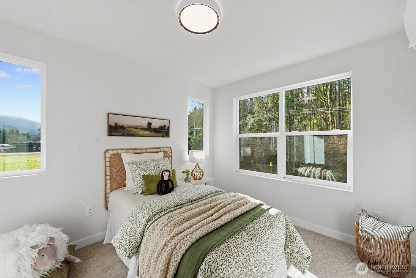 706 Newport Way NW, Issaquah, WA 98027