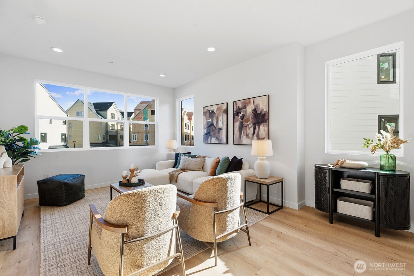 706 Newport Way NW, Issaquah, WA 98027