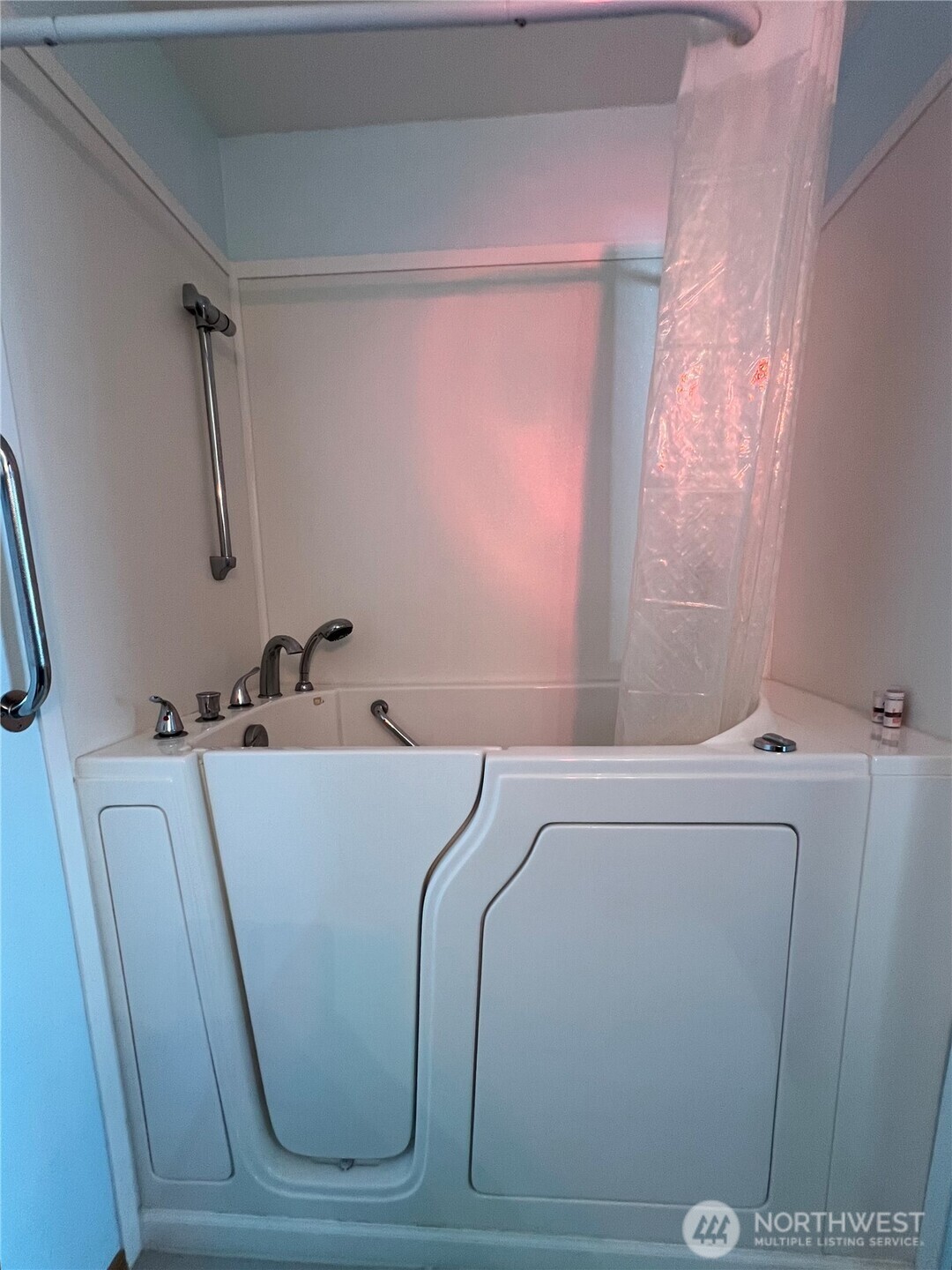 878 Mount Olympus Avenue SE, Ocean Shores, WA 98569