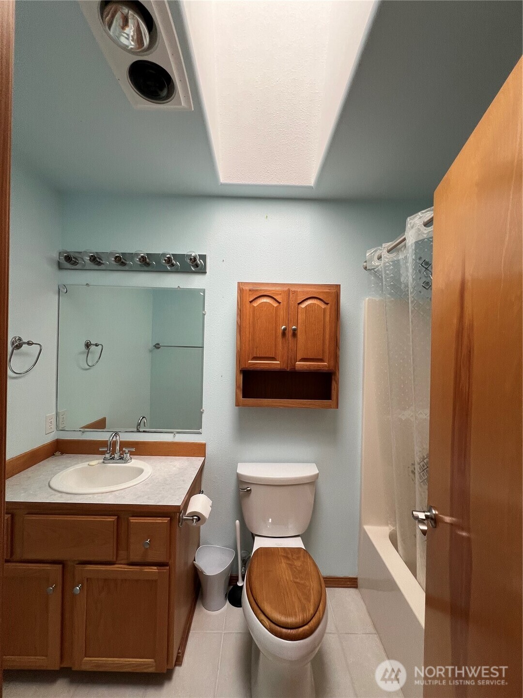 878 Mount Olympus Avenue SE, Ocean Shores, WA 98569