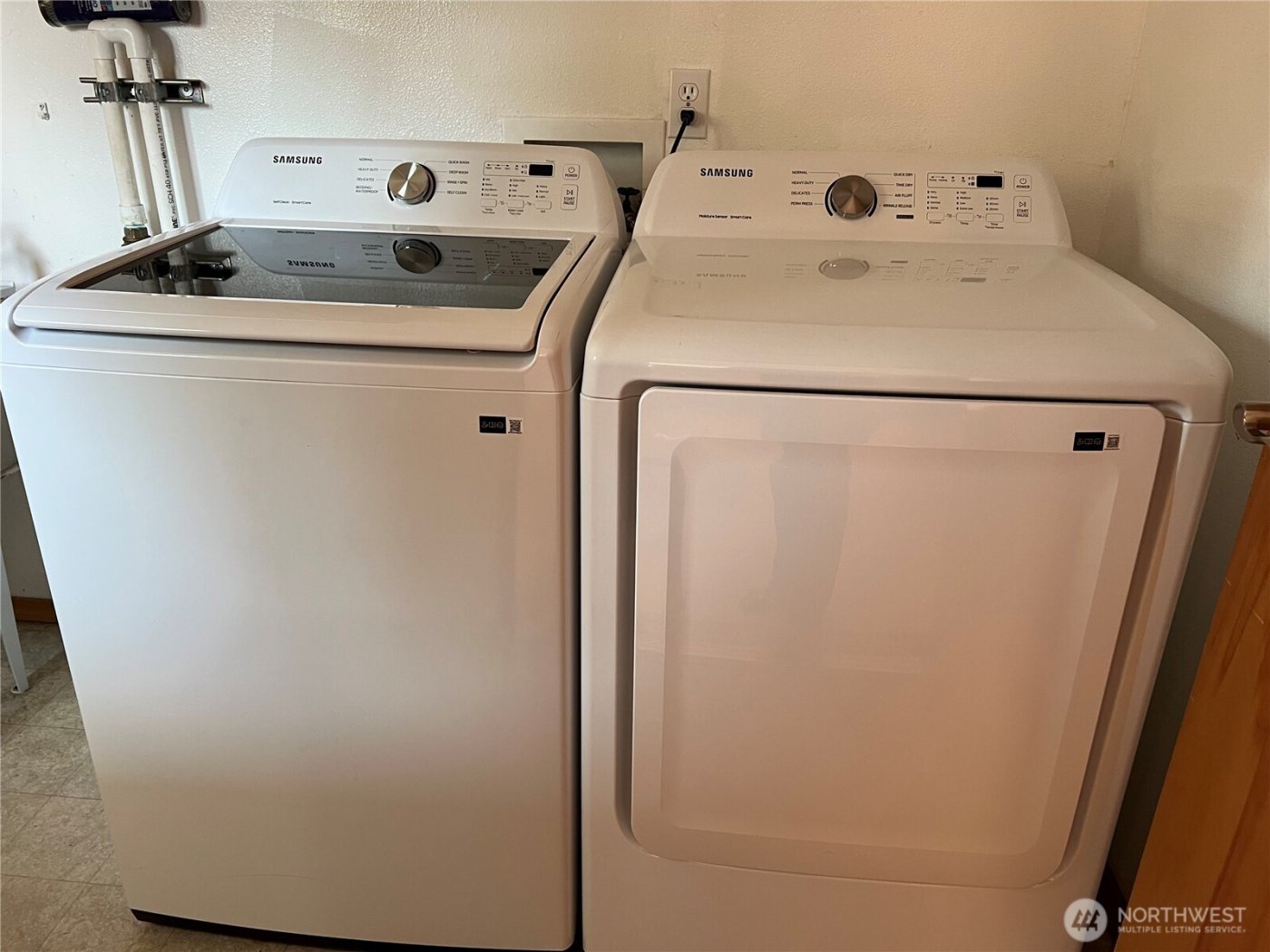 878 Mount Olympus Avenue SE, Ocean Shores, WA 98569