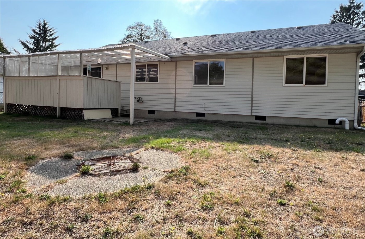 878 Mount Olympus Avenue SE, Ocean Shores, WA 98569