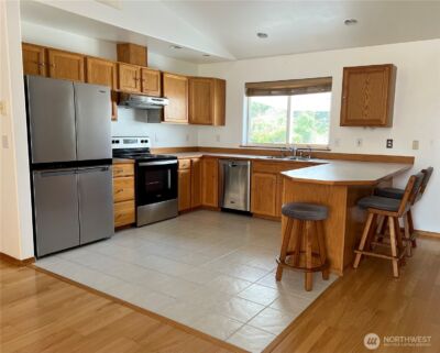 878 Mount Olympus Avenue SE, Ocean Shores, WA 98569 - Photo 5