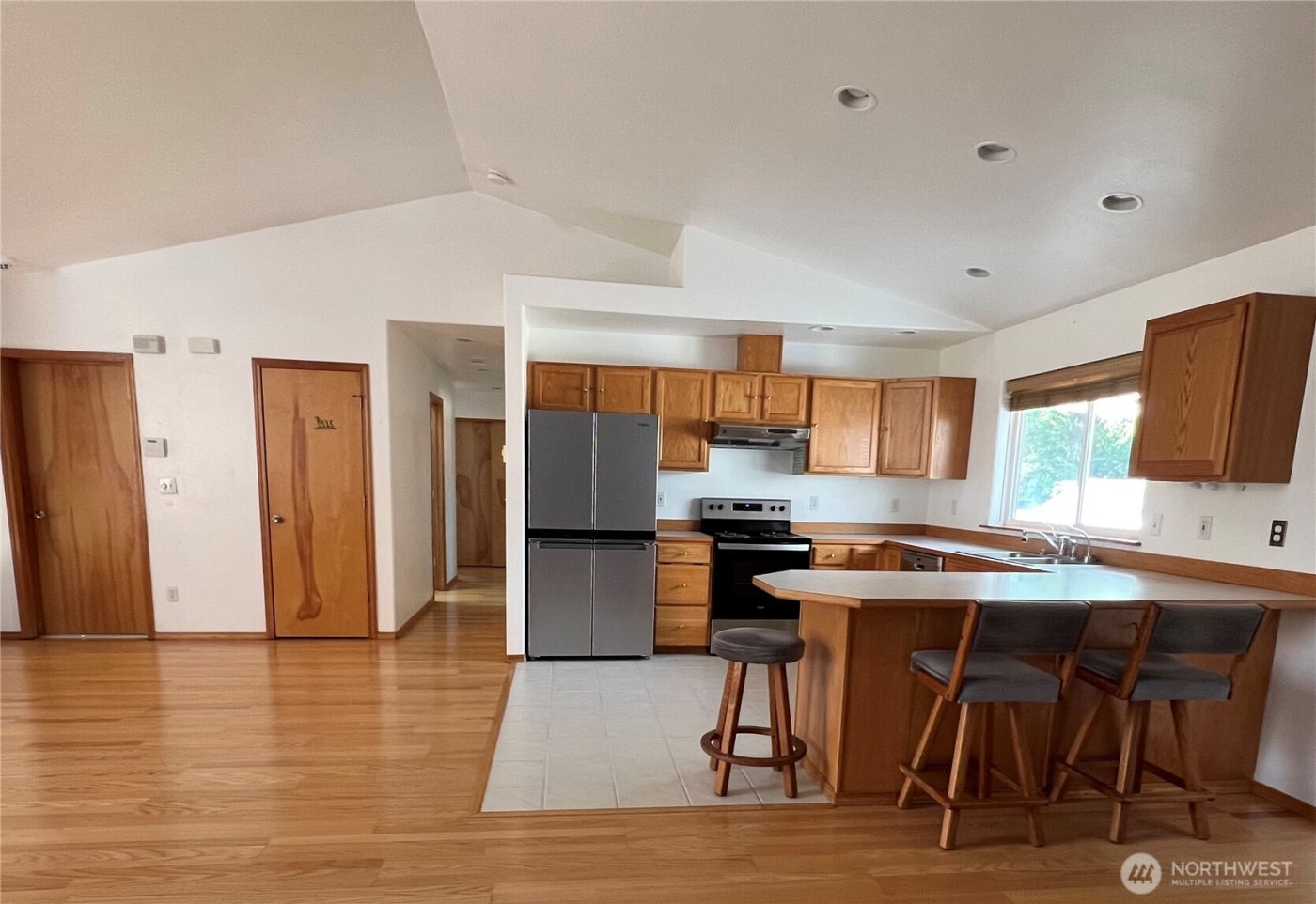 878 Mount Olympus Avenue SE, Ocean Shores, WA 98569