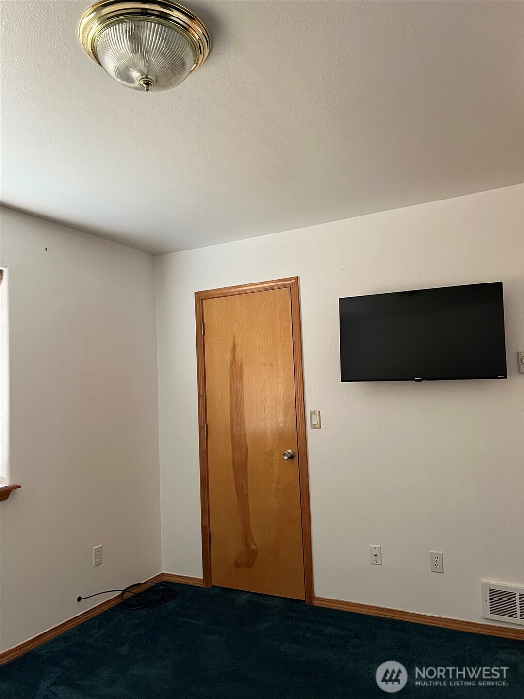 878 Mount Olympus Avenue SE, Ocean Shores, WA 98569