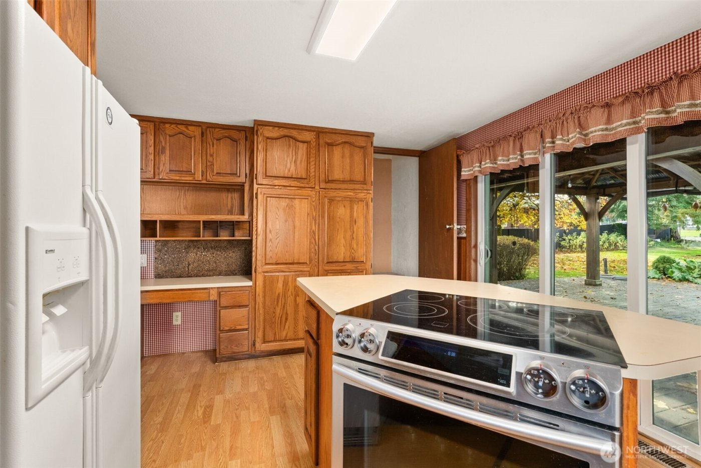 998 State Route 6 , Raymond, WA 98577