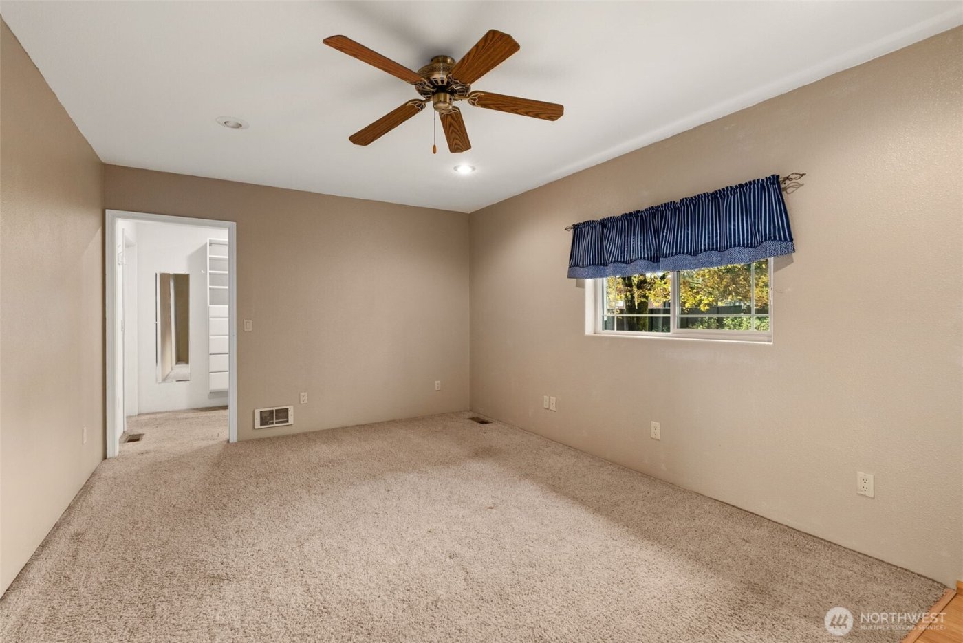 998 State Route 6 , Raymond, WA 98577