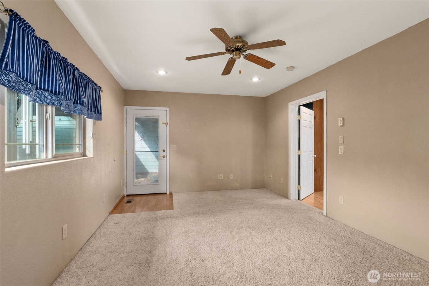 998 State Route 6 , Raymond, WA 98577