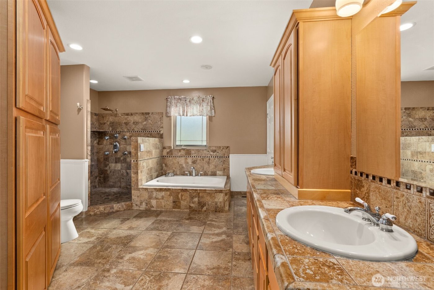 998 State Route 6 , Raymond, WA 98577