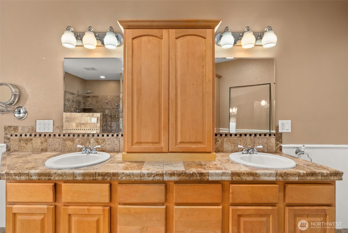 998 State Route 6 , Raymond, WA 98577