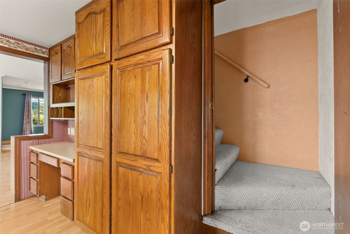 998 State Route 6 , Raymond, WA 98577