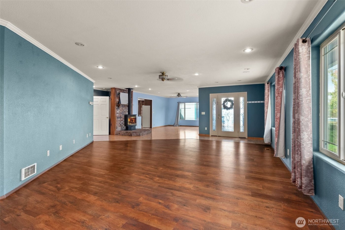 998 State Route 6 , Raymond, WA 98577