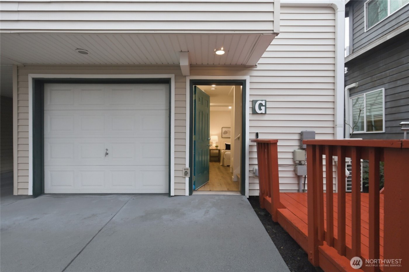 1126 14th Ave #G, Seattle, WA 98122