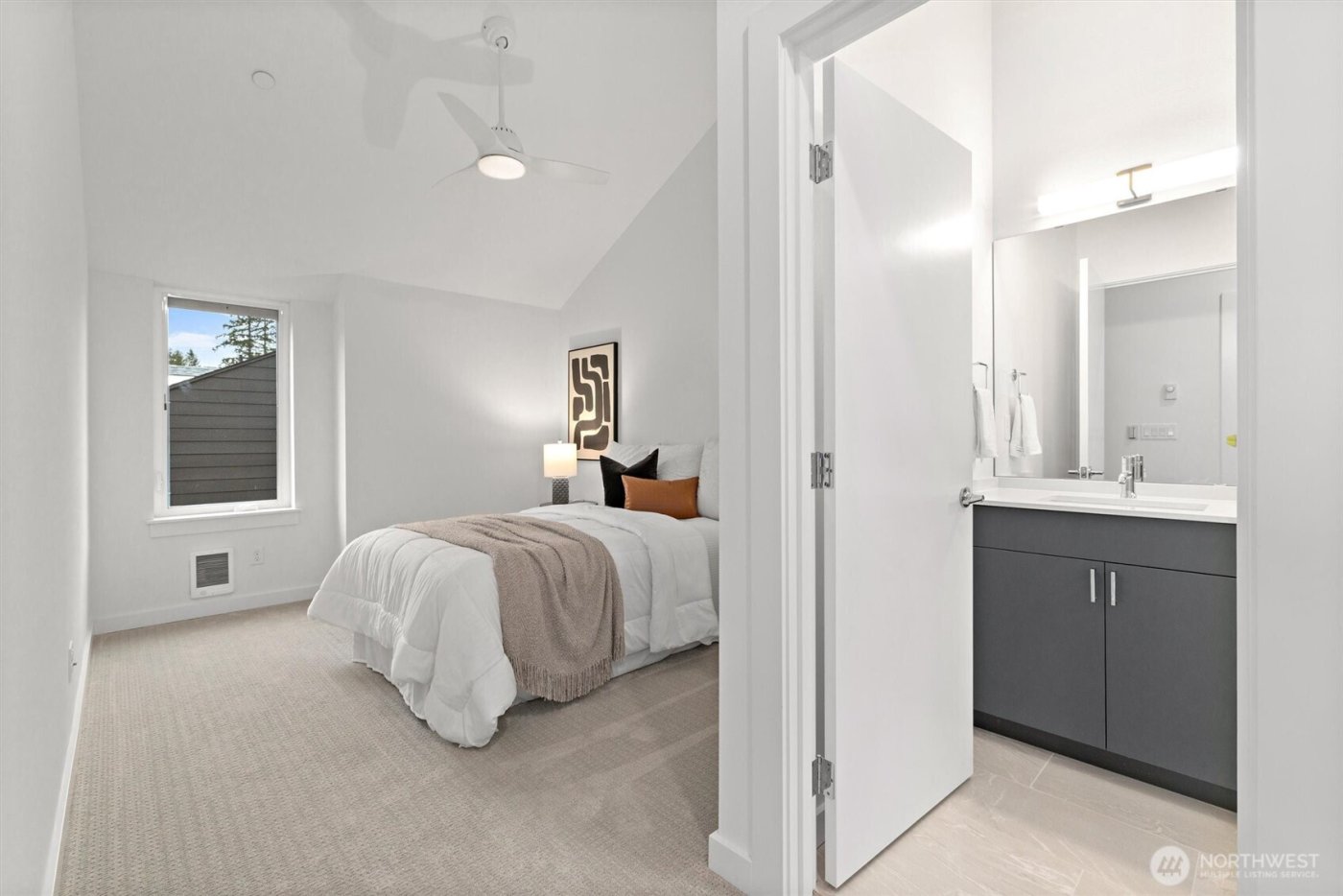 1317 N 185th Street #A, Shoreline, WA 98133