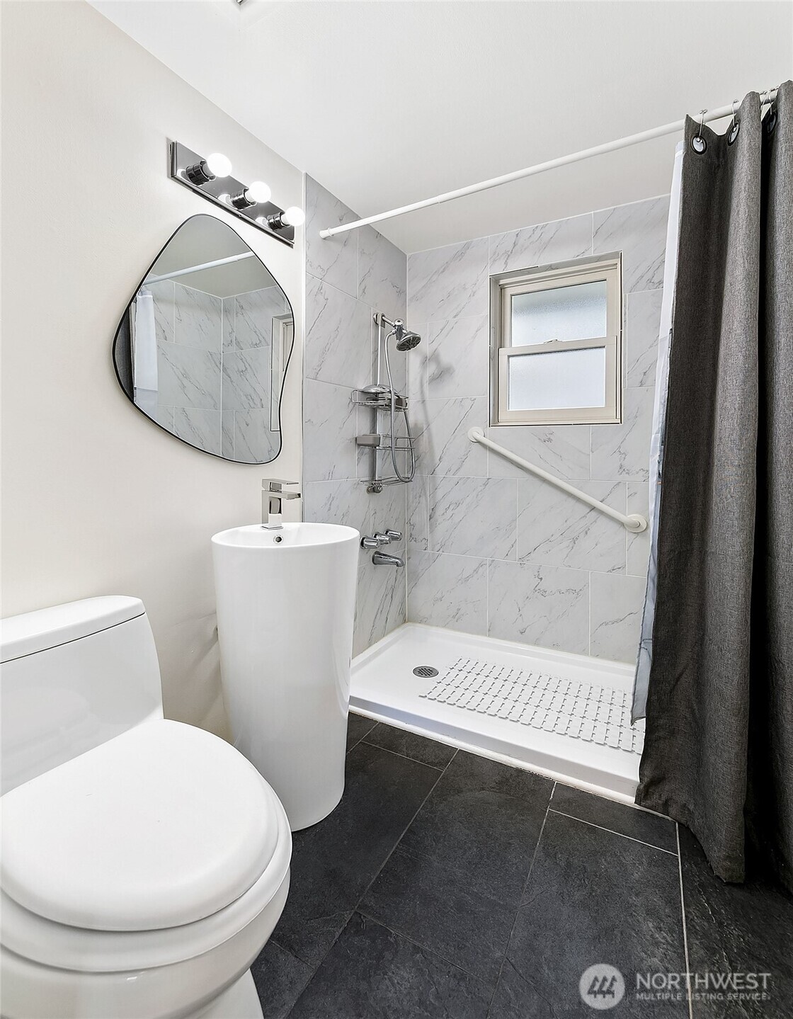 7025 25th Avenue NE, Seattle, WA 98115