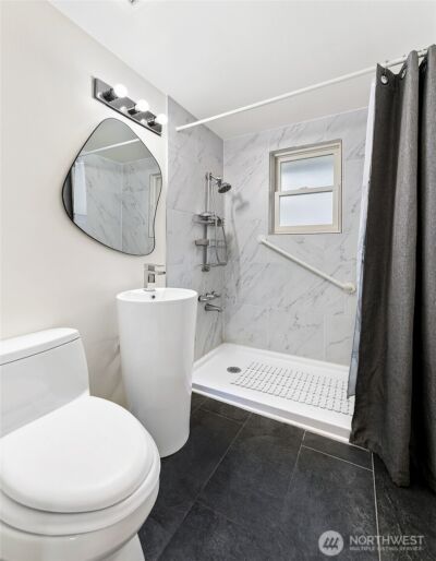 7025 25th Avenue NE, Seattle, WA 98115 - Photo 9