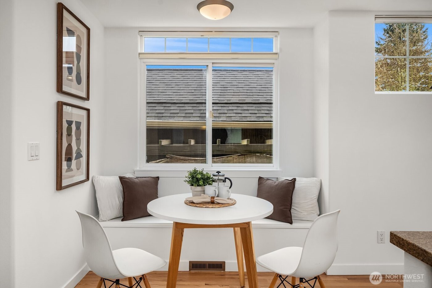 733 N 73rd Street , Seattle, WA 98103