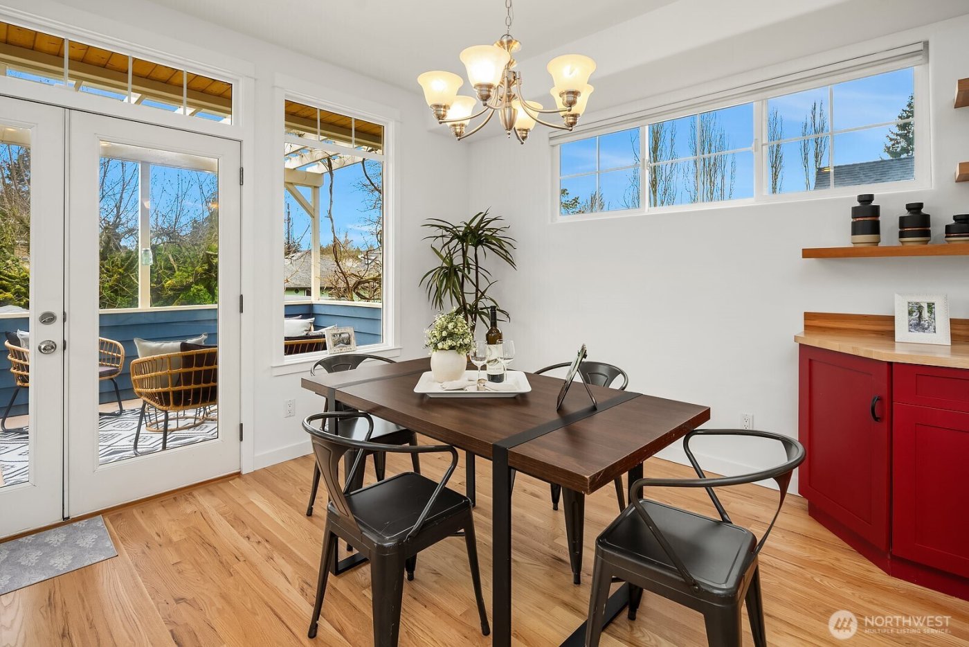 733 N 73rd Street , Seattle, WA 98103