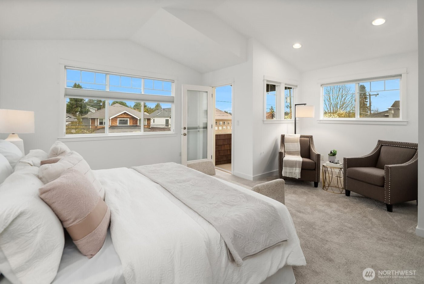 733 N 73rd Street , Seattle, WA 98103