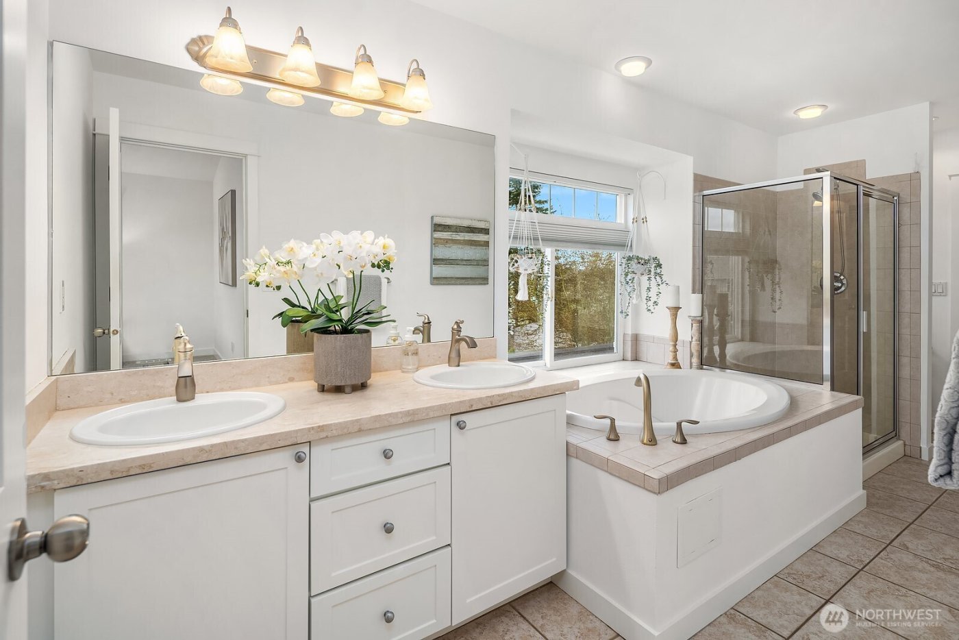 733 N 73rd Street , Seattle, WA 98103