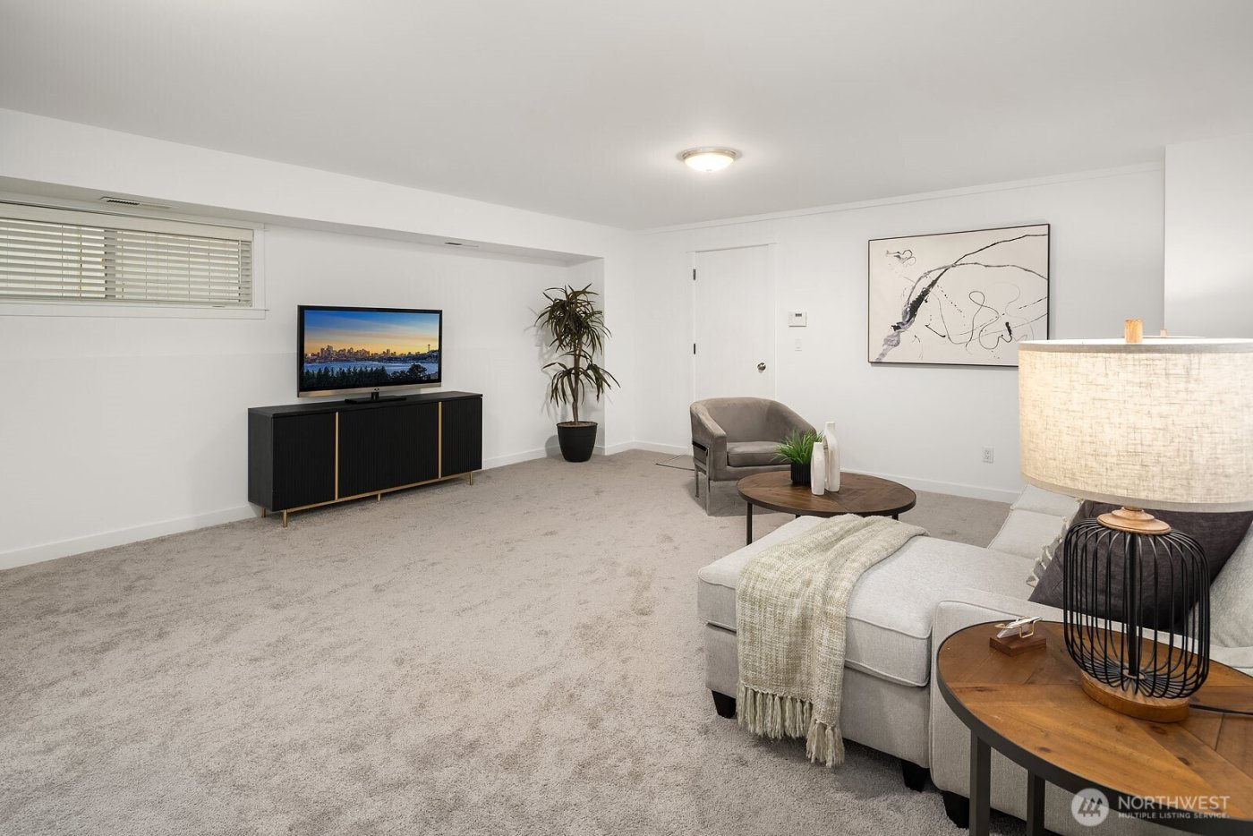 733 N 73rd Street , Seattle, WA 98103