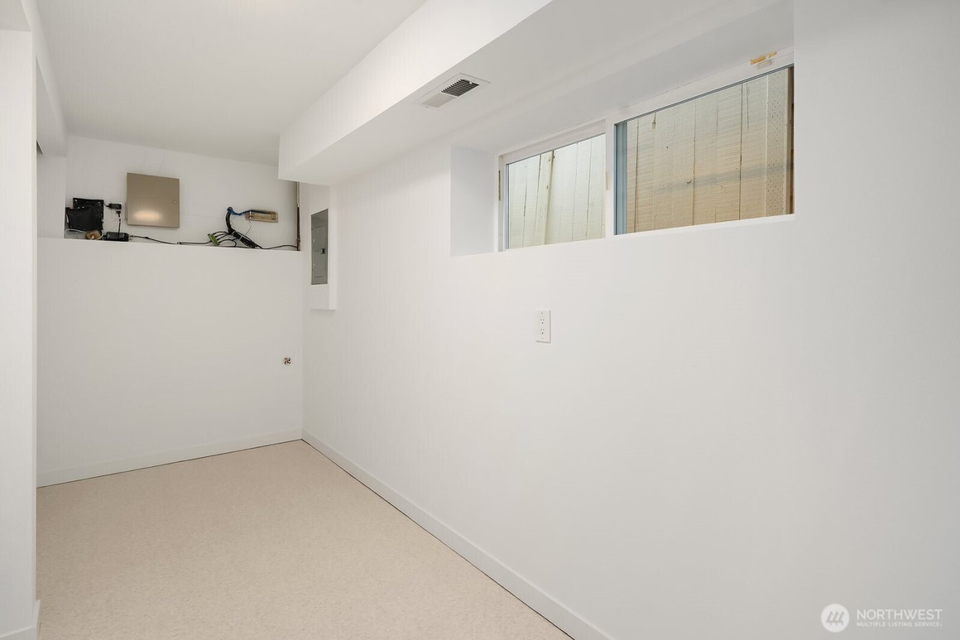 733 N 73rd Street , Seattle, WA 98103