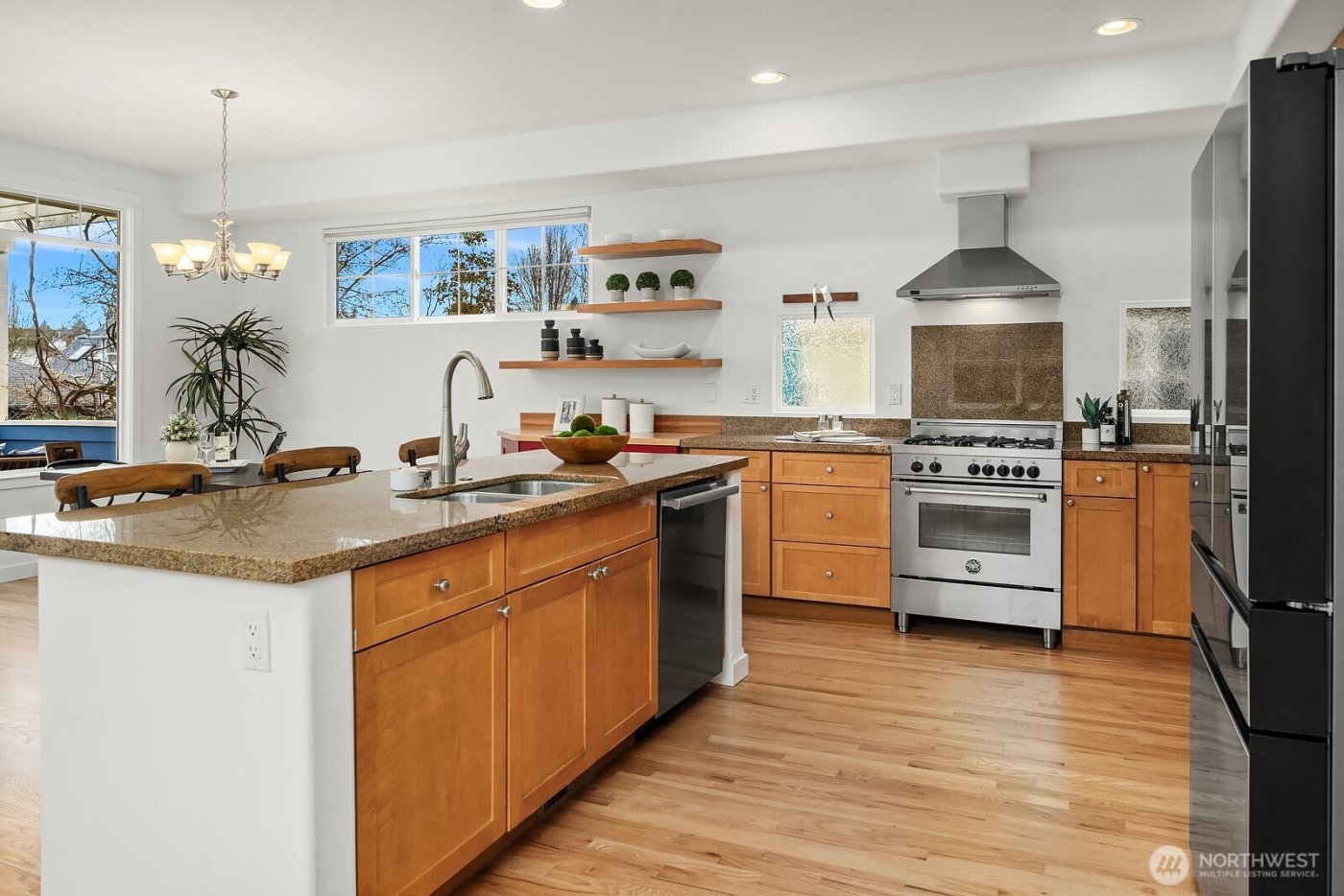 733 N 73rd Street , Seattle, WA 98103