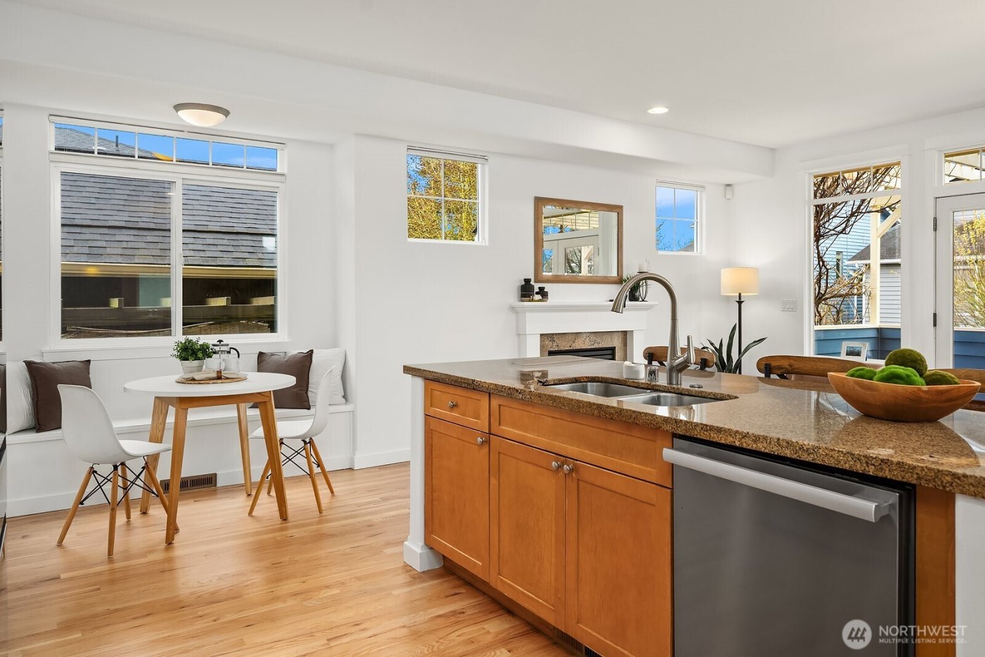 733 N 73rd Street , Seattle, WA 98103