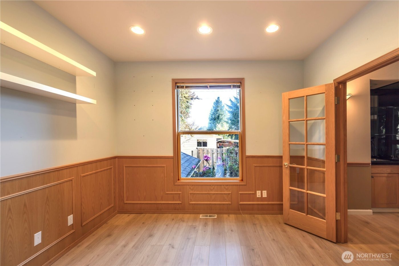 27111 141st Avenue SE, Kent, WA 98042-7232