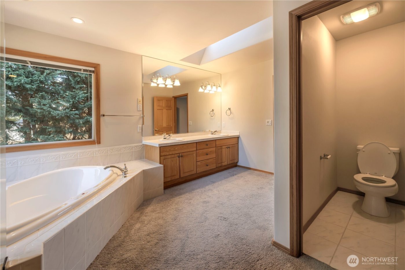 27111 141st Avenue SE, Kent, WA 98042-7232