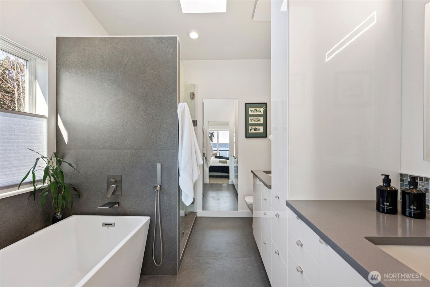 1229 Queets Drive , Fox Island, WA 98333