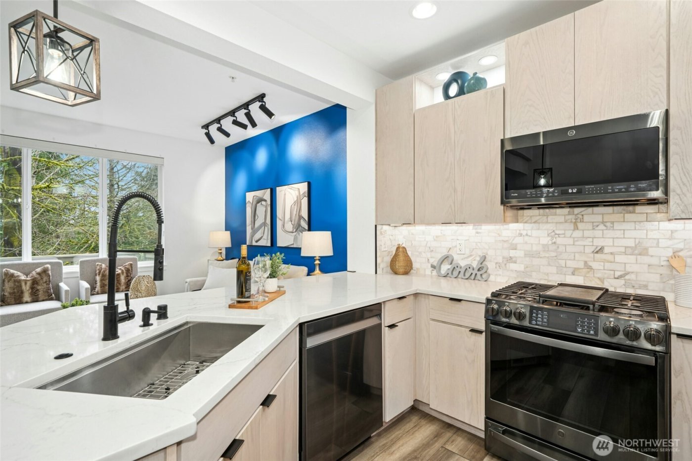 2062 NW Boulder Way Drive , Issaquah, WA 98027