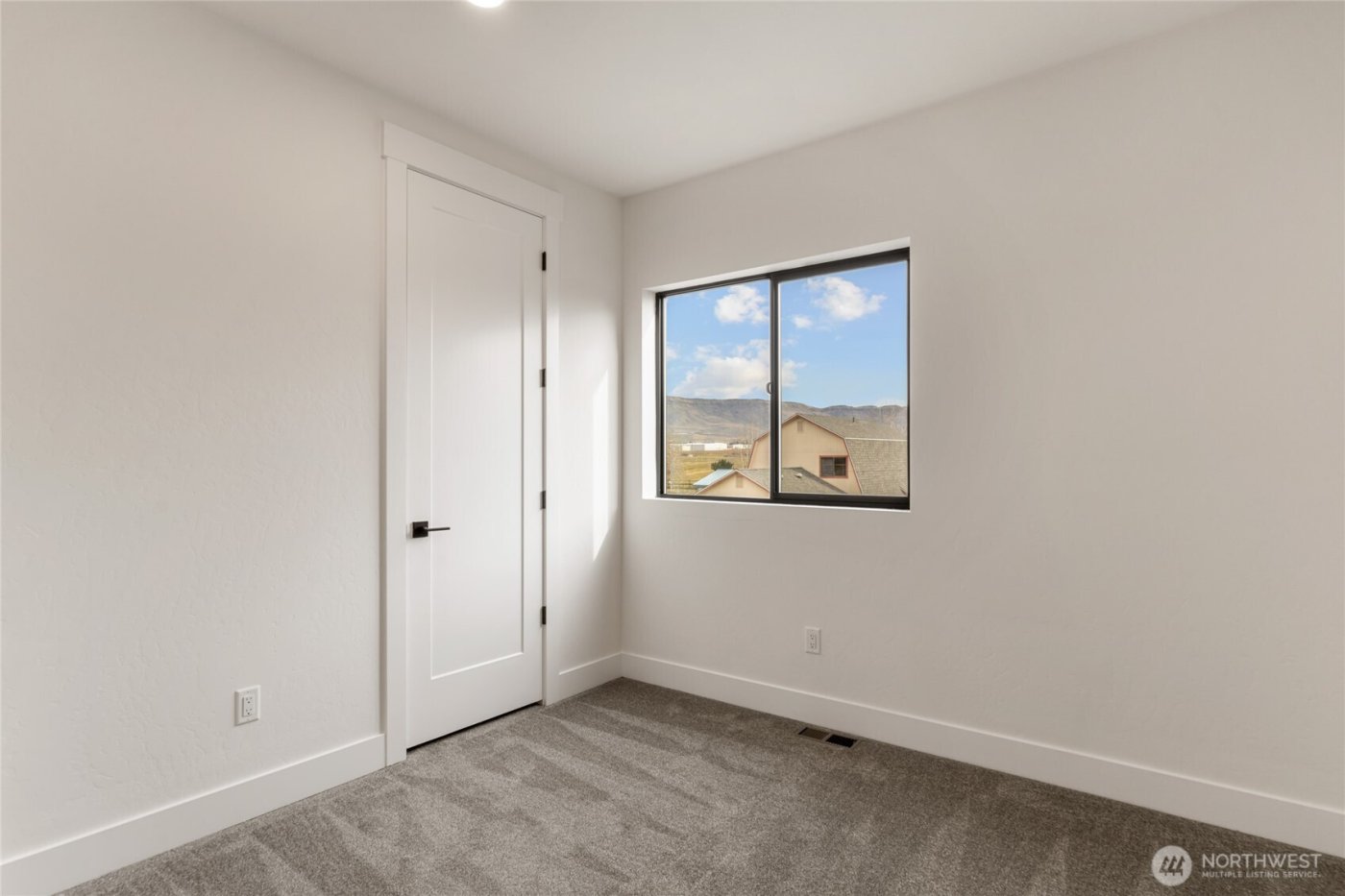 567 S Perry Avenue #Lot 5, East Wenatchee, WA 98802