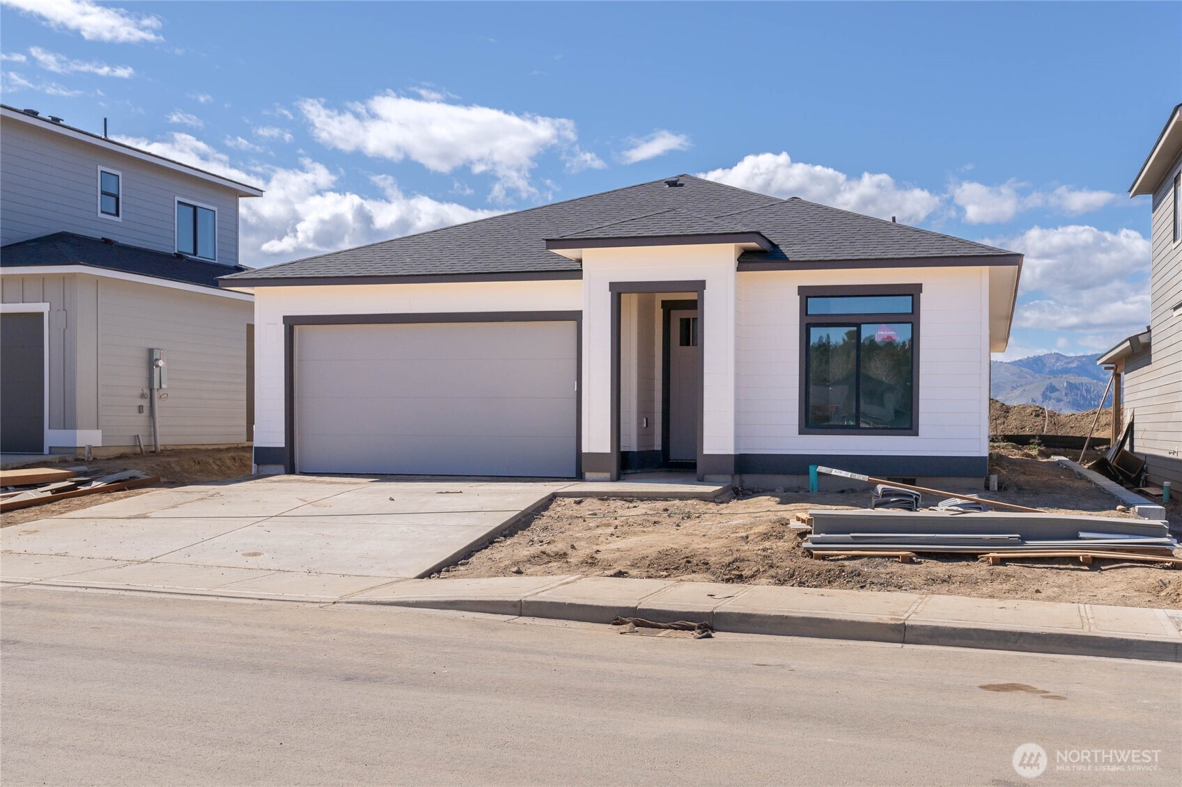 532 S Oasis Loop #Lot 23, East Wenatchee, WA 98802