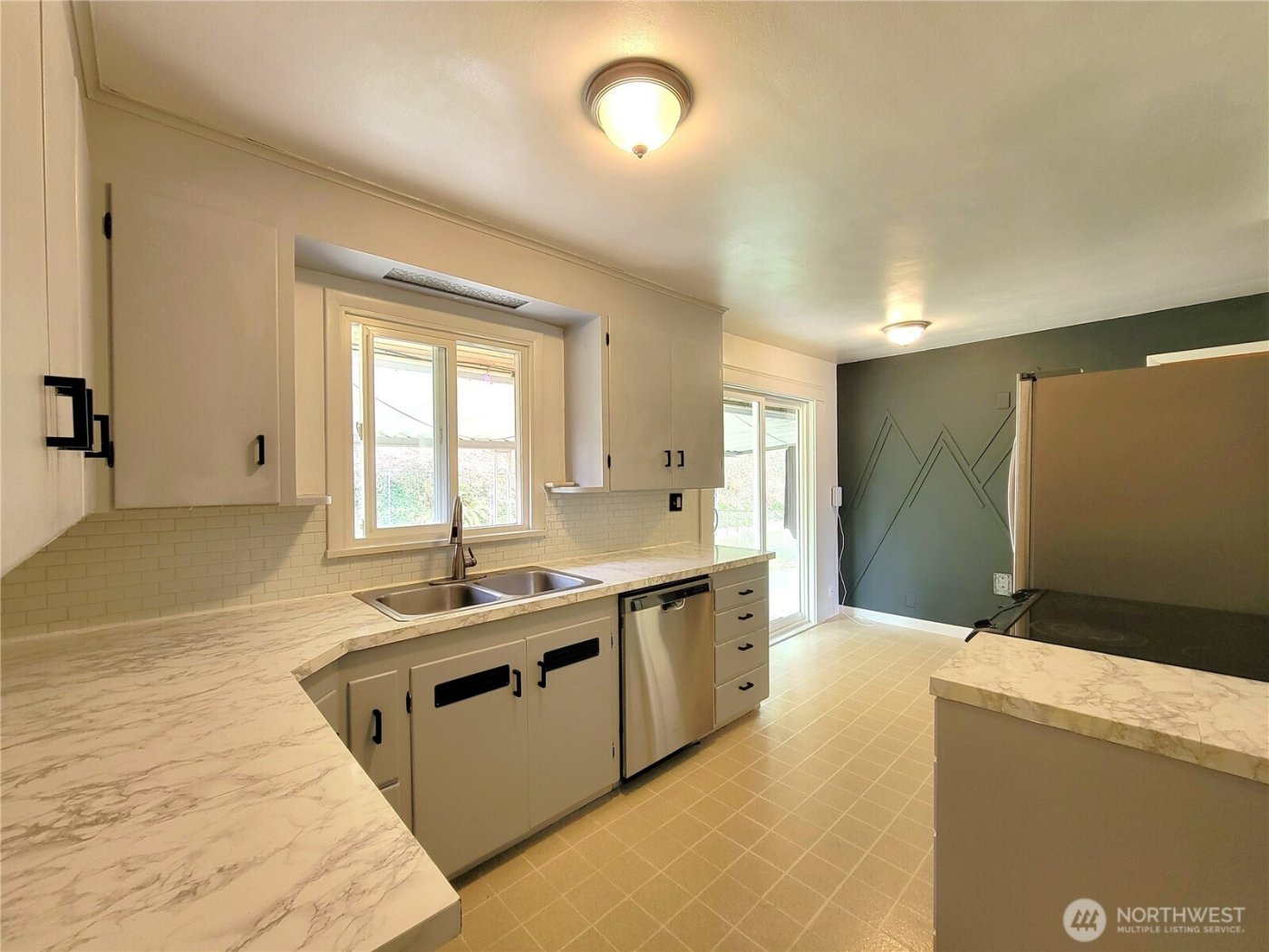 2449 Veldee Avenue , Bremerton, WA 98312