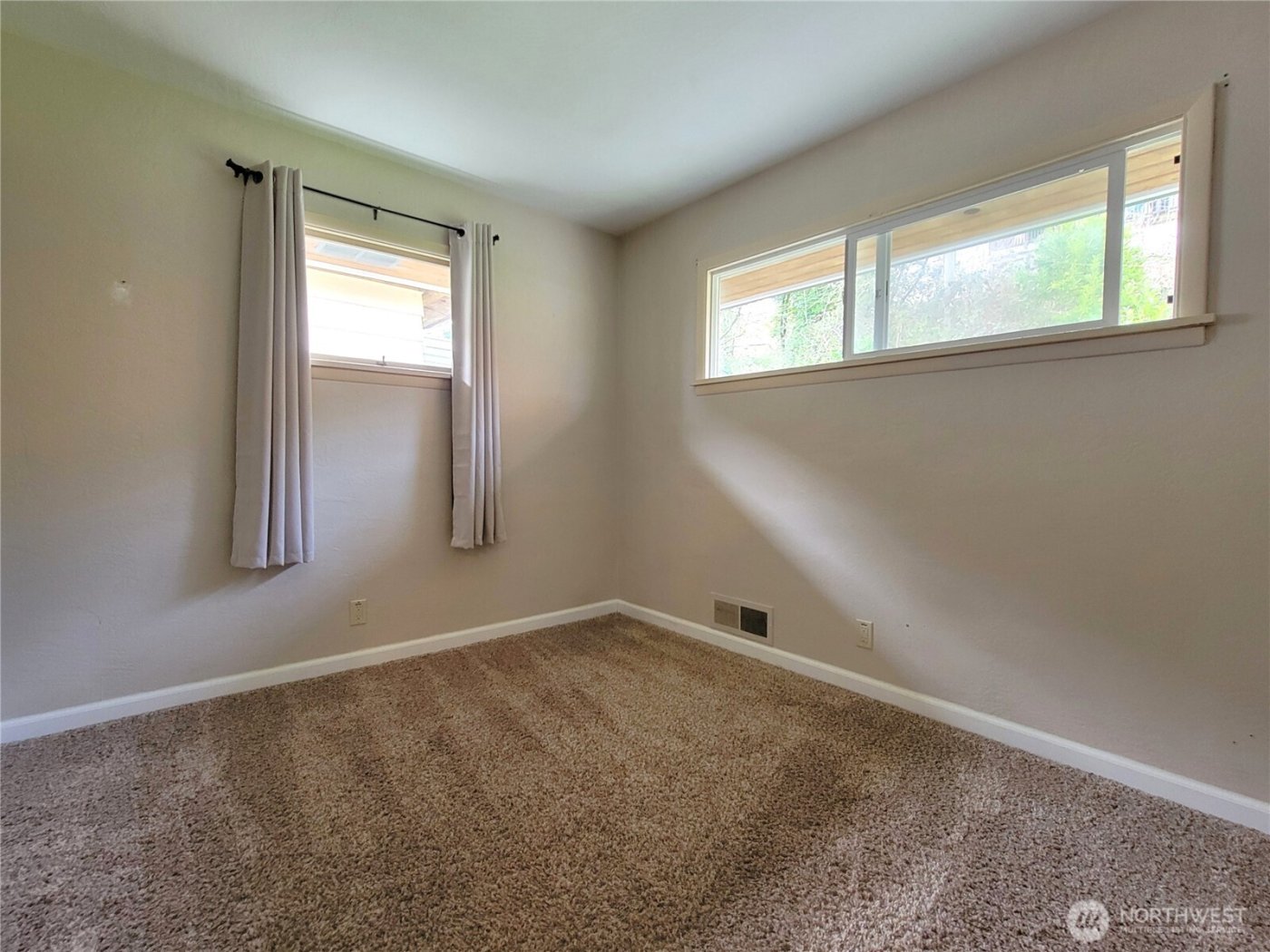 2449 Veldee Avenue , Bremerton, WA 98312