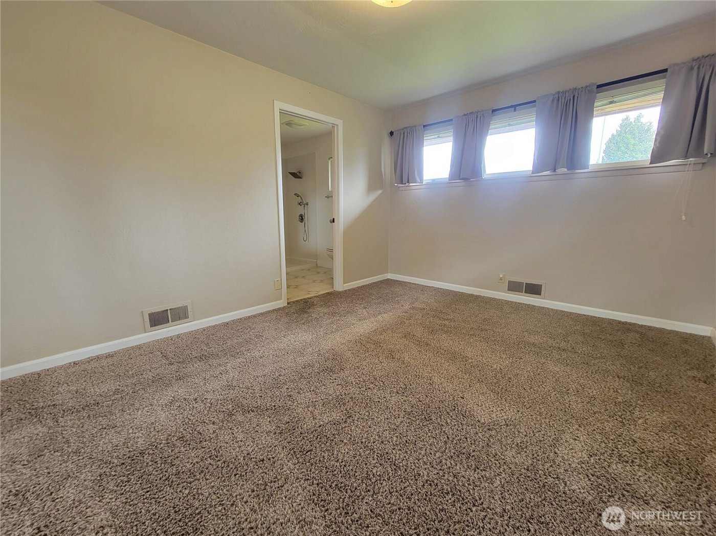 2449 Veldee Avenue , Bremerton, WA 98312